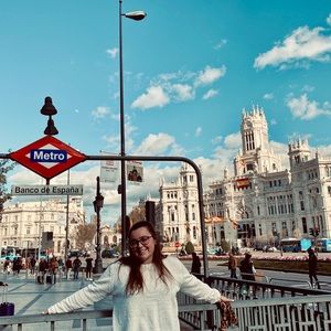 Meet your Posher, Olivia